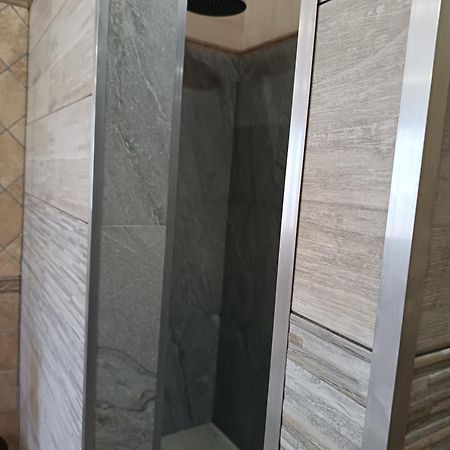 B&B Il Rifugio Del Lupo - E6721 Paringianu Kültér fotó