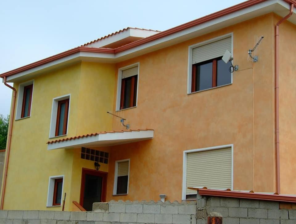 B&B Il Rifugio Del Lupo - E6721 Paringianu Kültér fotó