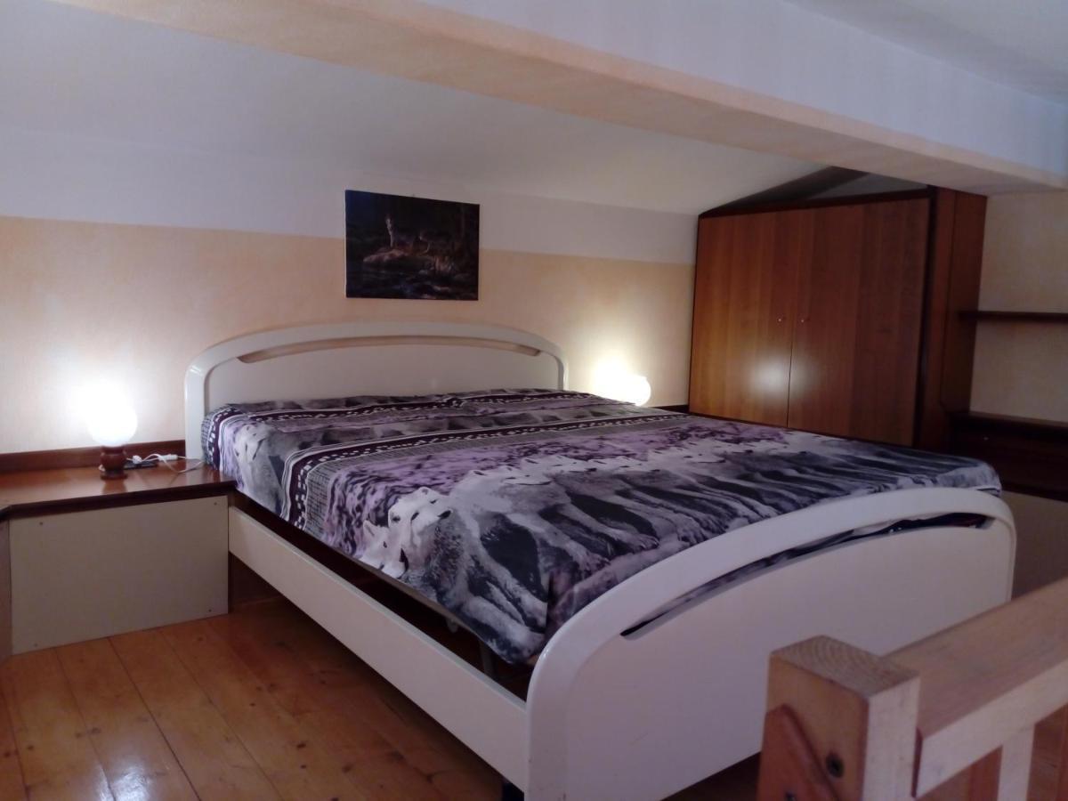 B&B Il Rifugio Del Lupo - E6721 Paringianu Kültér fotó